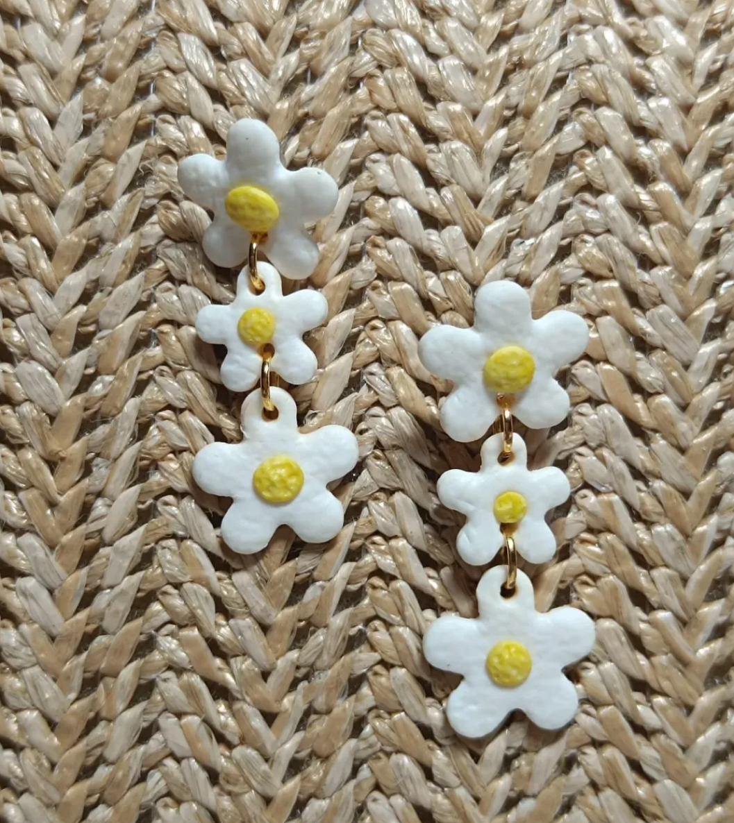 Pendientes artesanales modelo Yamuna de la colección Florida